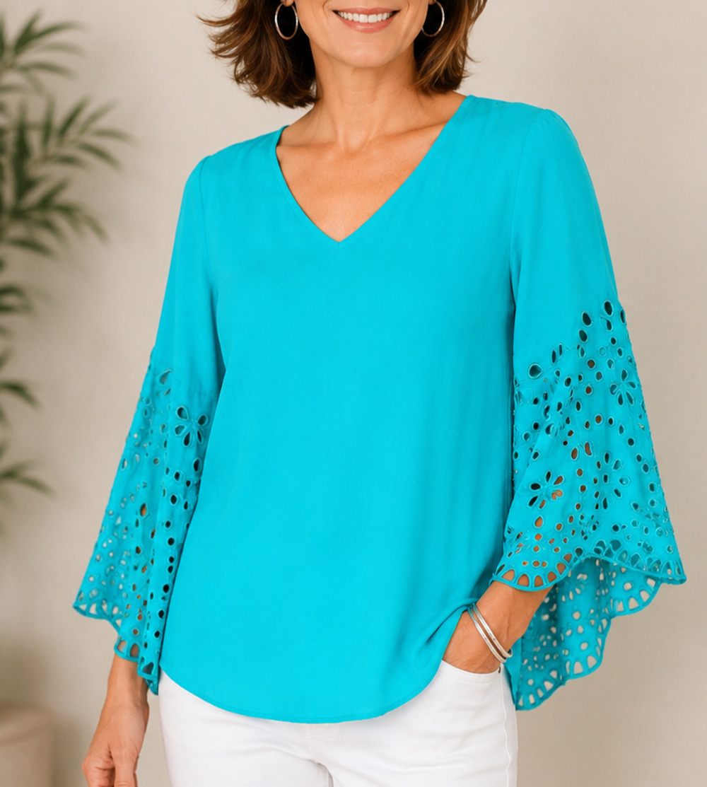 Chico's Sz 1 Medium Aqua Blue V Neck Eyelet Sleeve Blouse 3/4 Bell Sleeve Top